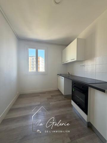 BEAU T2 SUR LES GRANDS BOULEVARDS EN ETAGE ELEVE
