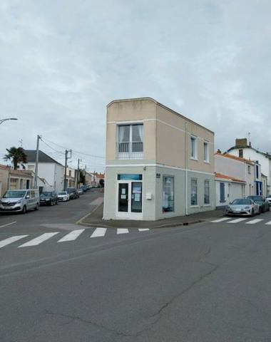 À LOUER – LOCAL COMMERCIAL / BUREAU – CENTRE DES SABLES D'OLONNE – DISPONIBLE RAPIDEMENT