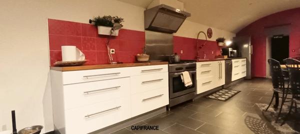 CARCES 83570 Vaste appartement de 155 m² en rez-de-chaussée idéal habitation ou activités professionnelles