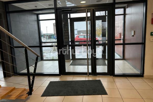 Immeuble de bureaux à vendre à La Sentinelle avec effet d’enseigne remarquable