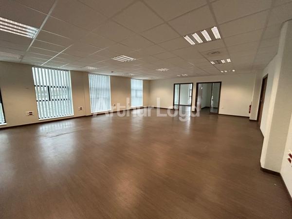 Immeuble de bureaux à vendre à La Sentinelle avec effet d’enseigne remarquable