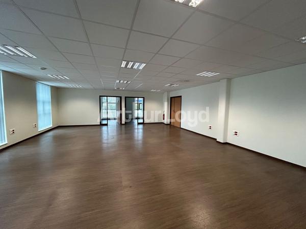 Immeuble de bureaux à vendre à La Sentinelle avec effet d’enseigne remarquable