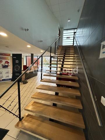 Immeuble de bureaux à vendre à La Sentinelle avec effet d’enseigne remarquable