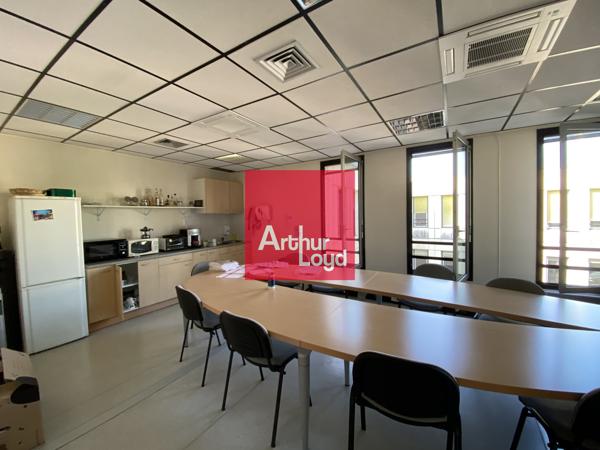 Bureaux à vendre à Meylan 475m² lumineux avec parkings privatifs