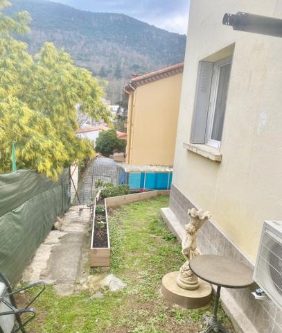 MAISON sur terrain clos avec jardin