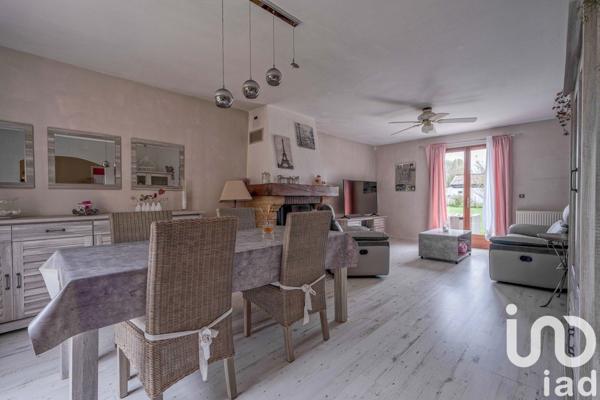 House for sale 5 rooms 112 m² Fontenay-Trésigny