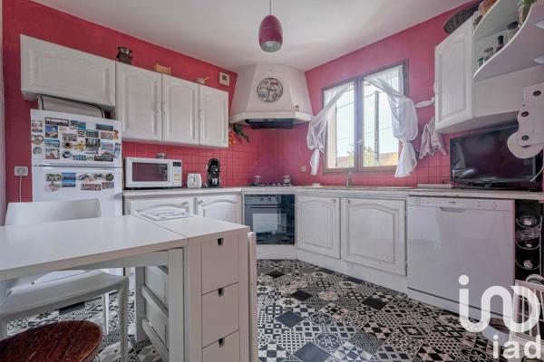 House for sale 5 rooms 112 m² Fontenay-Trésigny