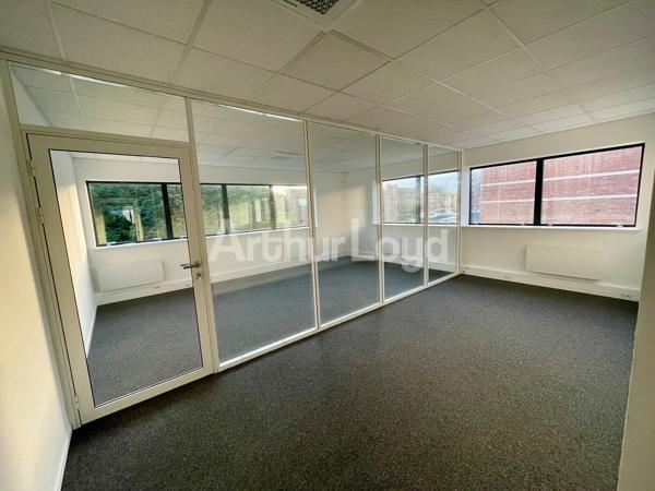 Villeneuve d’Ascq – Bureaux à louer avec parking et transport à proximité