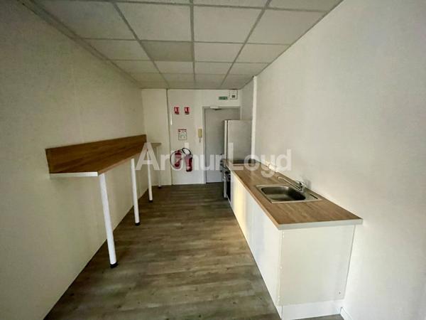 Villeneuve d’Ascq – Bureaux à louer avec parking et transport à proximité