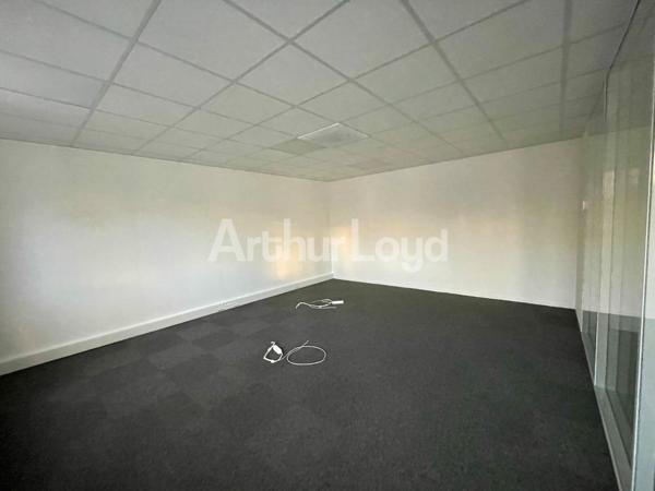 Villeneuve d’Ascq – Bureaux à louer avec parking et transport à proximité