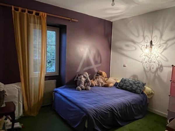 2 maisons 215m² grange et terrain