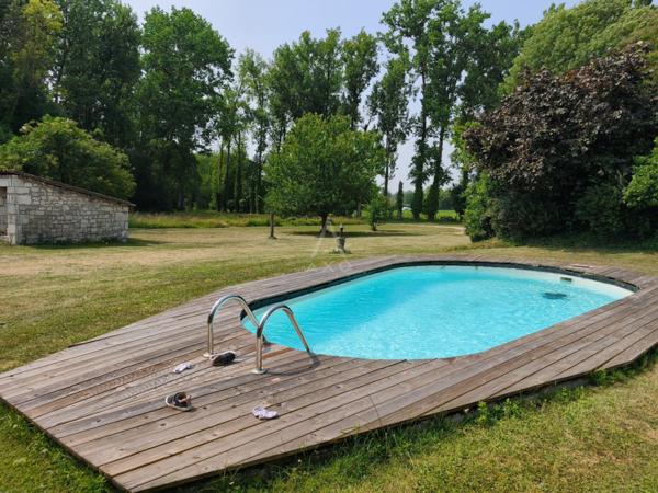 2 maisons 215m² grange et terrain