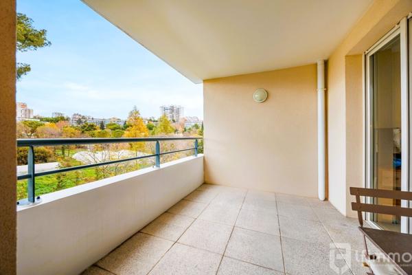 13012/Appartement/Terrasse/Stationnement privé