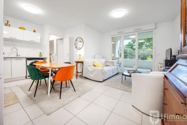 13012/Appartement/Terrasse/Stationnement privé