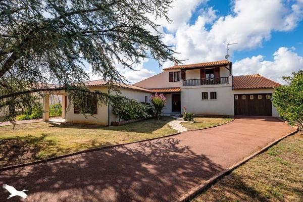 Maison à vendre |  Tesson |  9 pièces | 230 m²