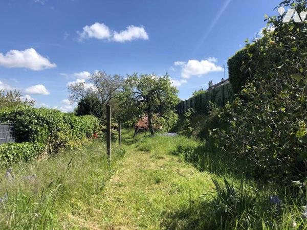 Terrain d'environ 2000 m²