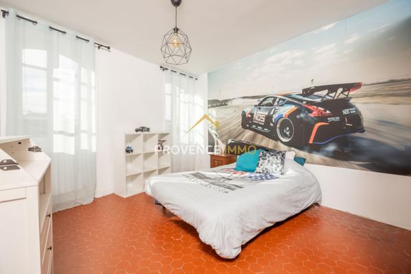 Mallemort (13370) Usage mixte - Maison de ville de 245 m2 totalement rénovée