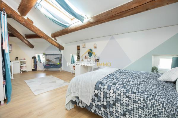 Mallemort (13370) Usage mixte - Maison de ville de 245 m2 totalement rénovée