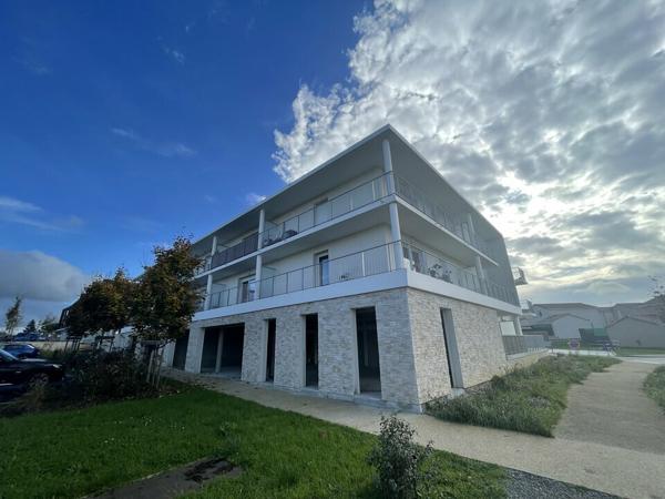 A VENDRE LOCAL PROFESSIONNEL 143M2 SAINT BENOIT - ZONE PRE MEDARD