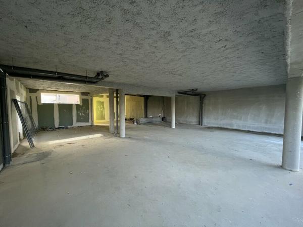 A VENDRE LOCAL PROFESSIONNEL 143M2 SAINT BENOIT - ZONE PRE MEDARD