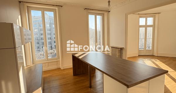 Location Appartement 5 pièces 131.58 m² - Clermont-ferrand 63000