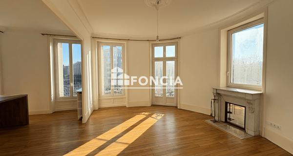 Location Appartement 5 pièces 131.58 m² - Clermont-ferrand 63000