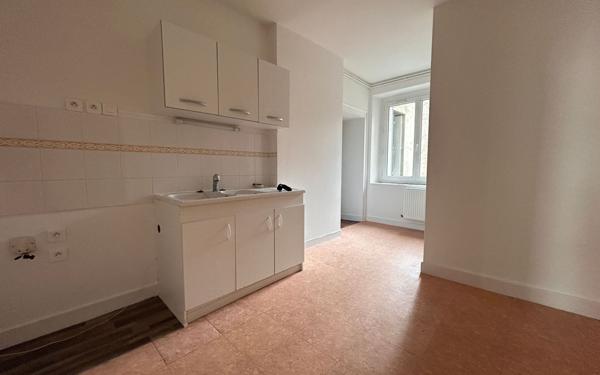 Appartement à louer    3 pièces •  Mer