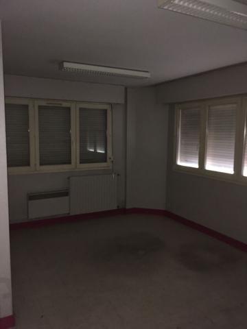 LIMOGES SUD - Immeuble complet de bureaux à vendre