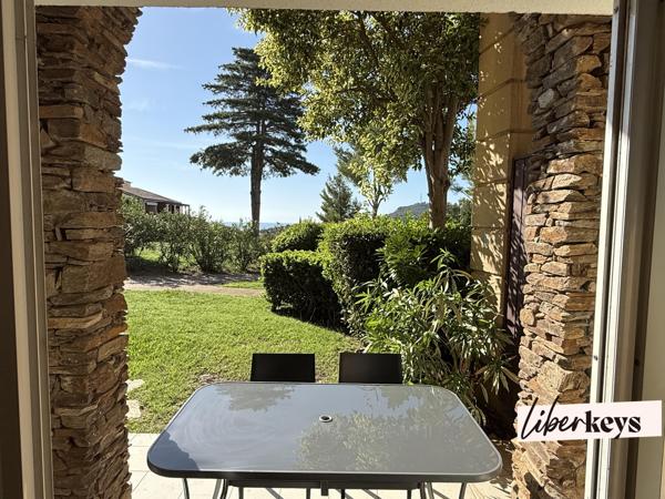  T3 EN REZ-DE-JARDIN AVEC VUE MER AU CŒUR DE CAP ESTÉREL 