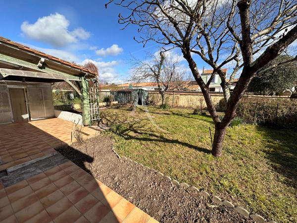 Maison Saintes Rive Gauche - Jardin et garage