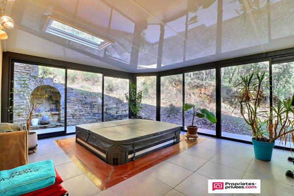 Propriété à Evenos 10 pièce(s) 310 m2 - deux maisons sur  une parcelle de 69215 m2