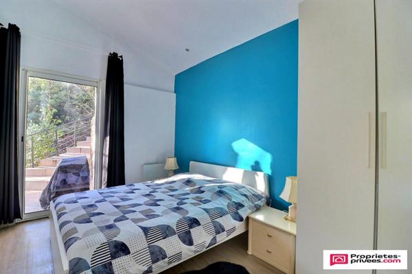 Propriété à Evenos 10 pièce(s) 310 m2 - deux maisons sur  une parcelle de 69215 m2