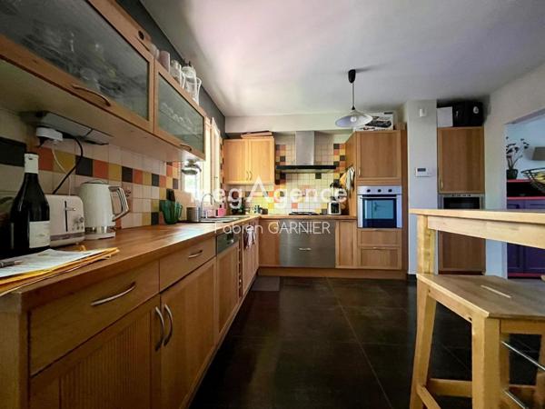 Maison à LES PONTS-DE-CE, 49130 - 9 pièces 182m²