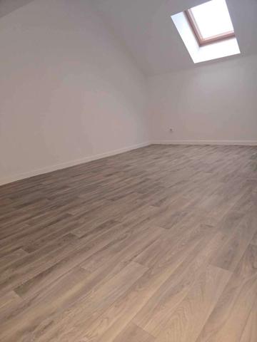 Maison mitoyenne d'un coté rénové avec terrasse plain sud