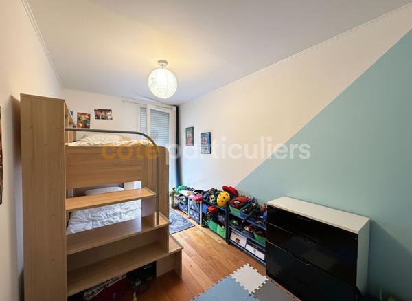Vente
                Appartement70,41 m² - 4 Pièces -
                    CROSNE (91560)