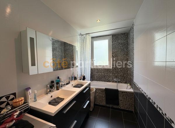 Vente
                Appartement70,41 m² - 4 Pièces -
                    CROSNE (91560)