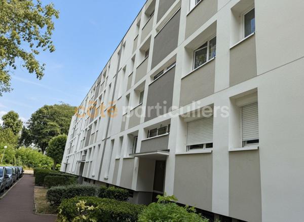 Vente
                Appartement70,41 m² - 4 Pièces -
                    CROSNE (91560)