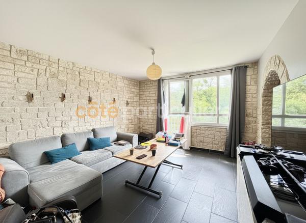 Vente
                Appartement70,41 m² - 4 Pièces -
                    CROSNE (91560)