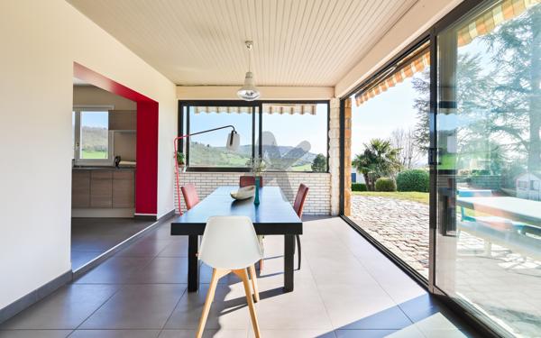 SAINT DIDIER AU MONT D'OR, MAISON DE 200 M2 UTILES SUR TERRAIN DE 1816 M2 AVEC VUE EXCEPTIONNELLE ET PISCINE