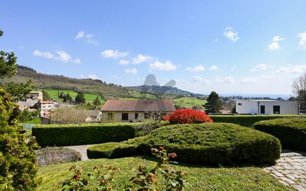 SAINT DIDIER AU MONT D'OR, MAISON DE 200 M2 UTILES SUR TERRAIN DE 1816 M2 AVEC VUE EXCEPTIONNELLE ET PISCINE