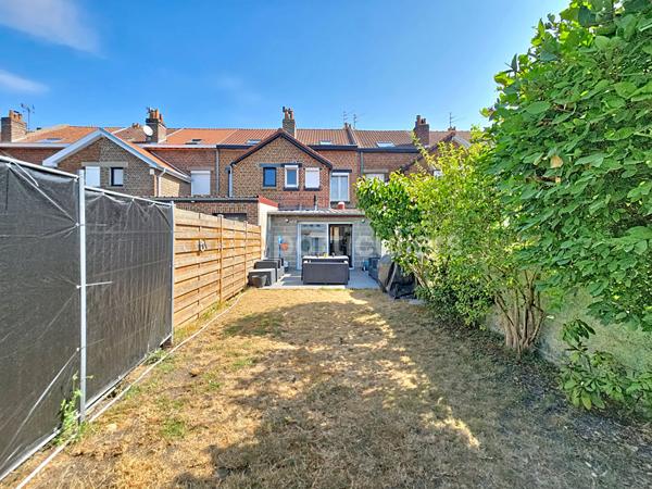 Vente
                Maison114 m² - 5 Pièces -
                    ARMENTIERES (59280)