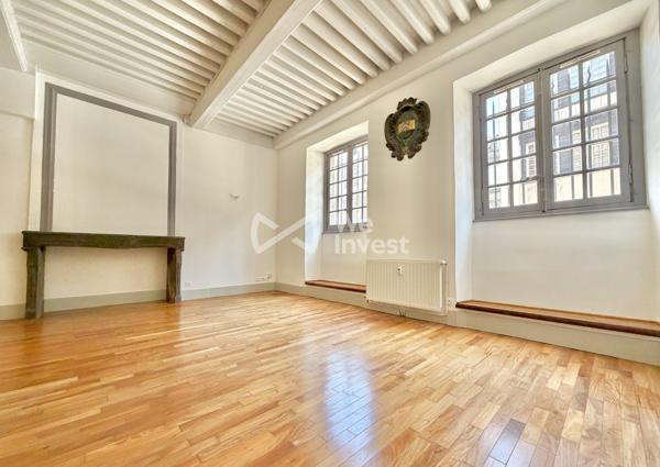 Appartement de type 1 en rez-de-chaussée de 45m2.