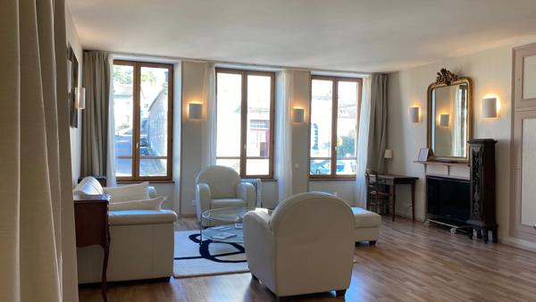à vendre un ensemble chambres d'hôte - Bar - Restaurant à L'ISLE SUR SEREIN (89)