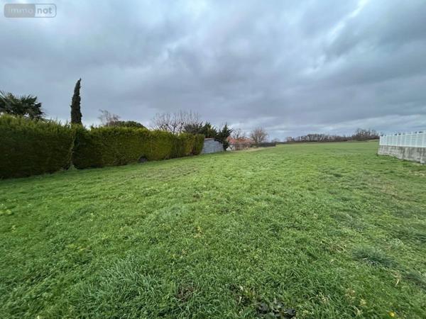 Terrain à Batir à vendre à Les Martres-d'Artière dans le Puy-de-Dôme (63430), ref : 63022-33