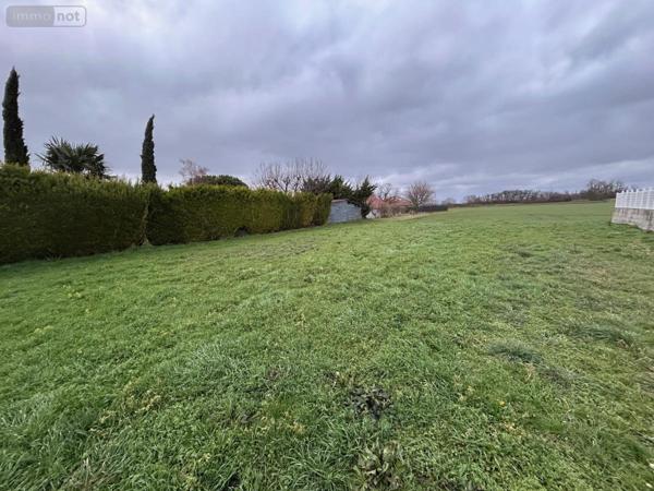 Terrain à Batir à vendre à Les Martres-d'Artière dans le Puy-de-Dôme (63430), ref : 63022-33