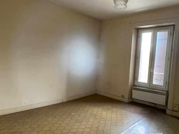 A vendre, Immeuble de rapport à Périgueux (24000) avec 3 appartements et un local commercial