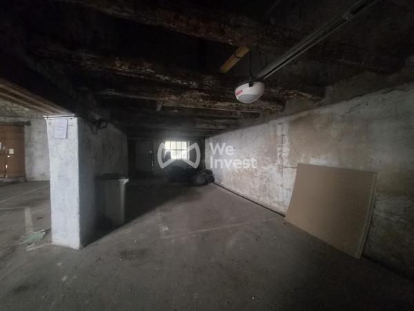 Dépôt - Garage 155m² - 6 places