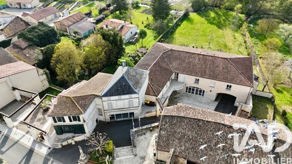 Immeuble à vendre 569 m² Roullet-Saint-Estèphe