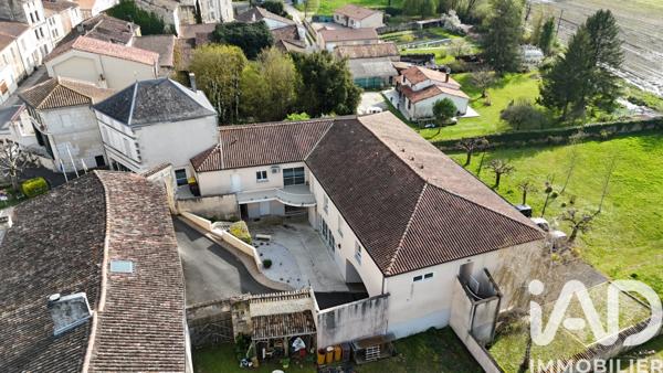 Immeuble à vendre 569 m² Roullet-Saint-Estèphe