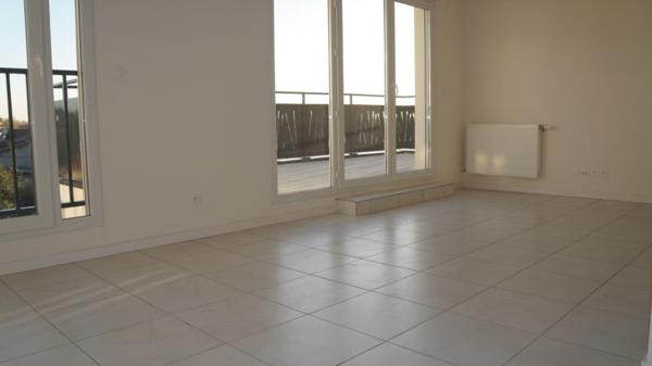 À vendre : Appartement terrasse 4 pièces au coeur de Décines-Charpieu